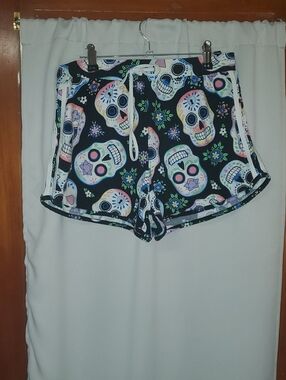 Time and Tru Black Sugar Skull Print Athletic Shorts